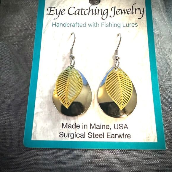 NEW Gold Tone & Silver Earrings Leaf Filigree handmade styled fishing lure NWT - Picture 2 of 2